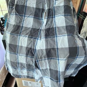 Men's Size 33 American Eagle Outfitters Blue & Gray Plaid Shorts Longer Length